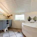 4 Star Holiday Home In Lokken Casa de Férias