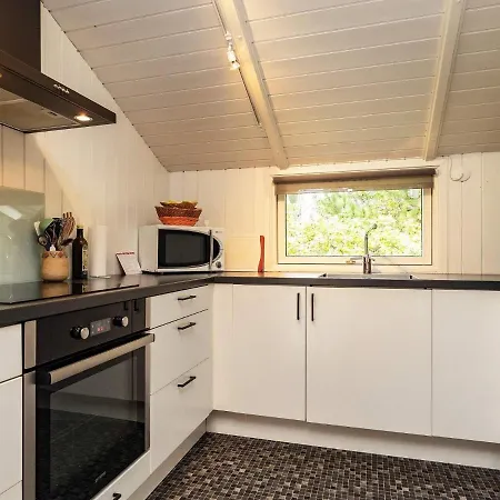 9 Person In L Kken Holiday home Trudslev