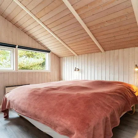 Semesterbostad 4 Star In Lokken